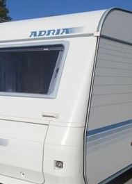 Logo til Adria front 