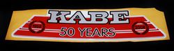 Logo "Kabe - 50 år" klistermærke til siden af campingvogn