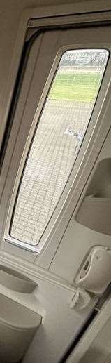 Plissé gardin til dør i Hobby - mørklægningsgardin