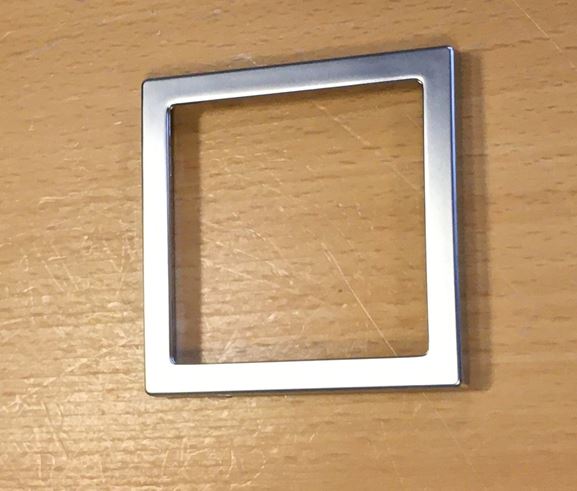 Ramme til stikdåse sølv Adria 